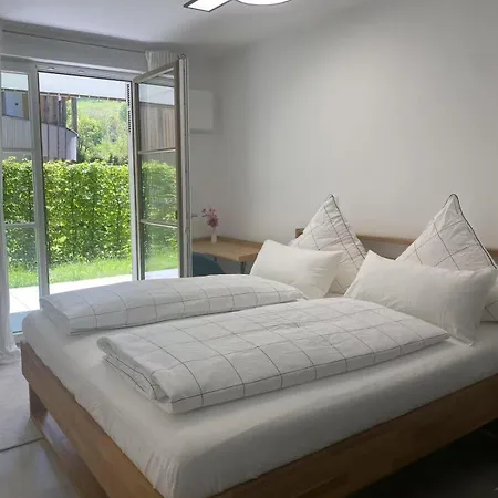 Modern Apartment, Free Parking Apartman *