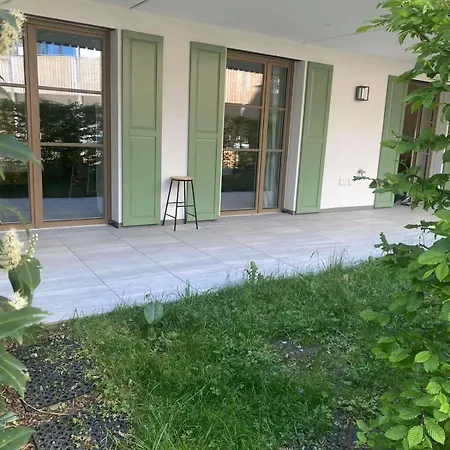 Modern Apartment, Free Parking Apartman