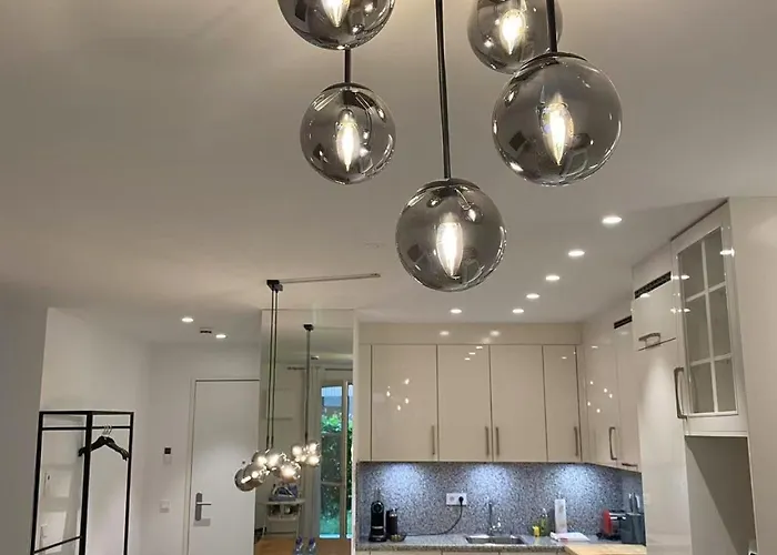 Modern Apartment, Free Parking Apartman