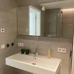 شقة Modern Apartment, Free Parking