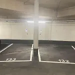 Modern Apartment, Free Parking