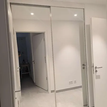 Modern Apartment, Free Parking Apartman *